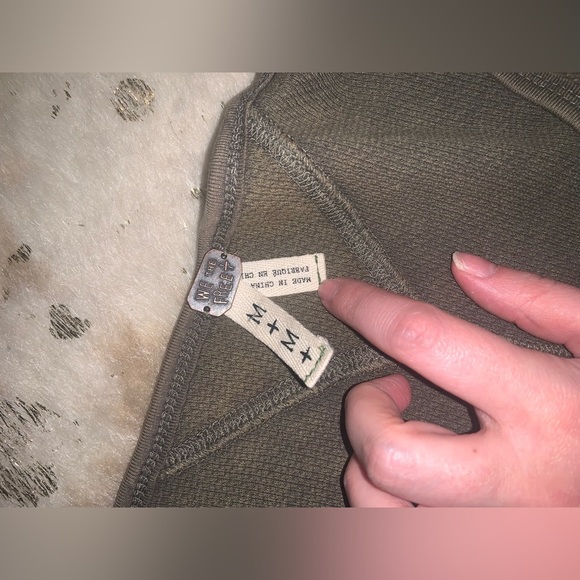 Free people we the free art school cuff olive green thermal boho fall M casual - Picture 4 of 4